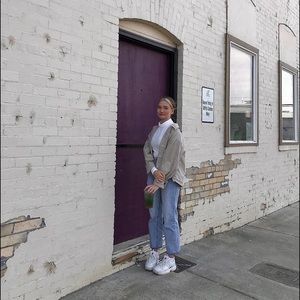 Meet your Posher, Emma